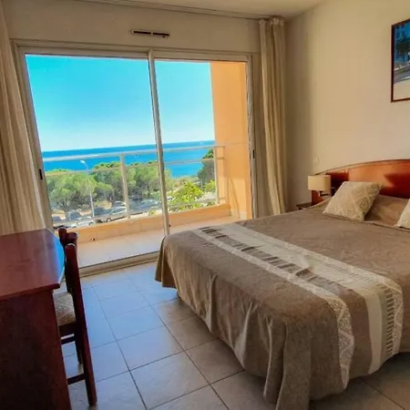 Bel Appartement, Avec Piscine, Bord De Mer Et Vue Mer *