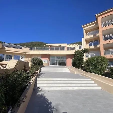 Bel Appartement, Avec Piscine, Bord De Mer Et Vue Mer